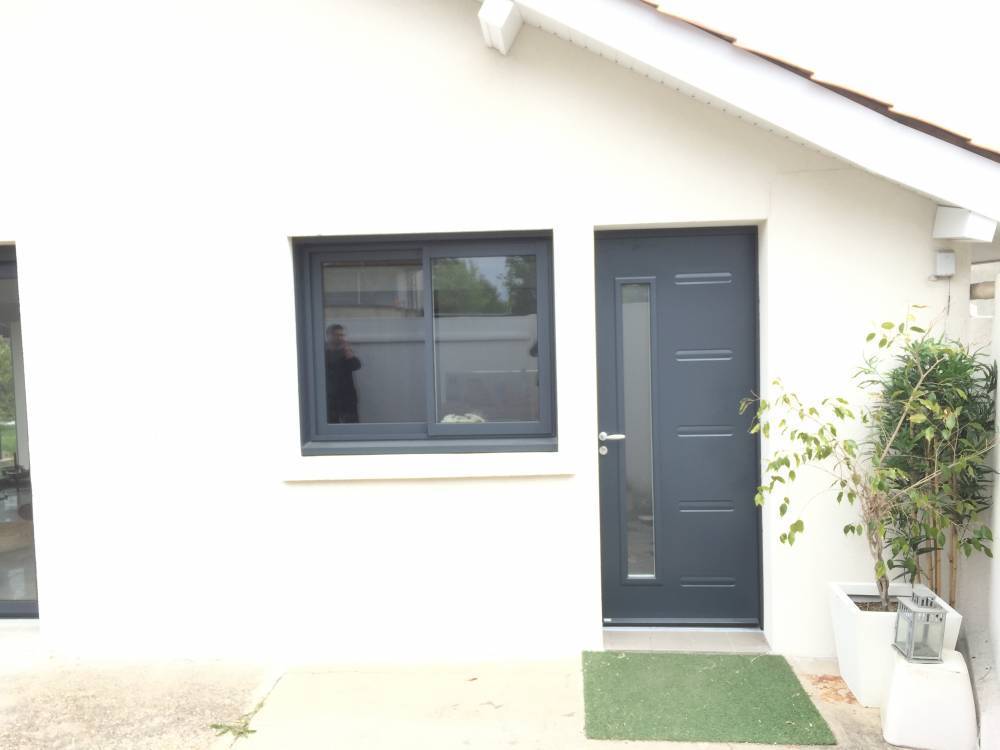 porte d'entree noir